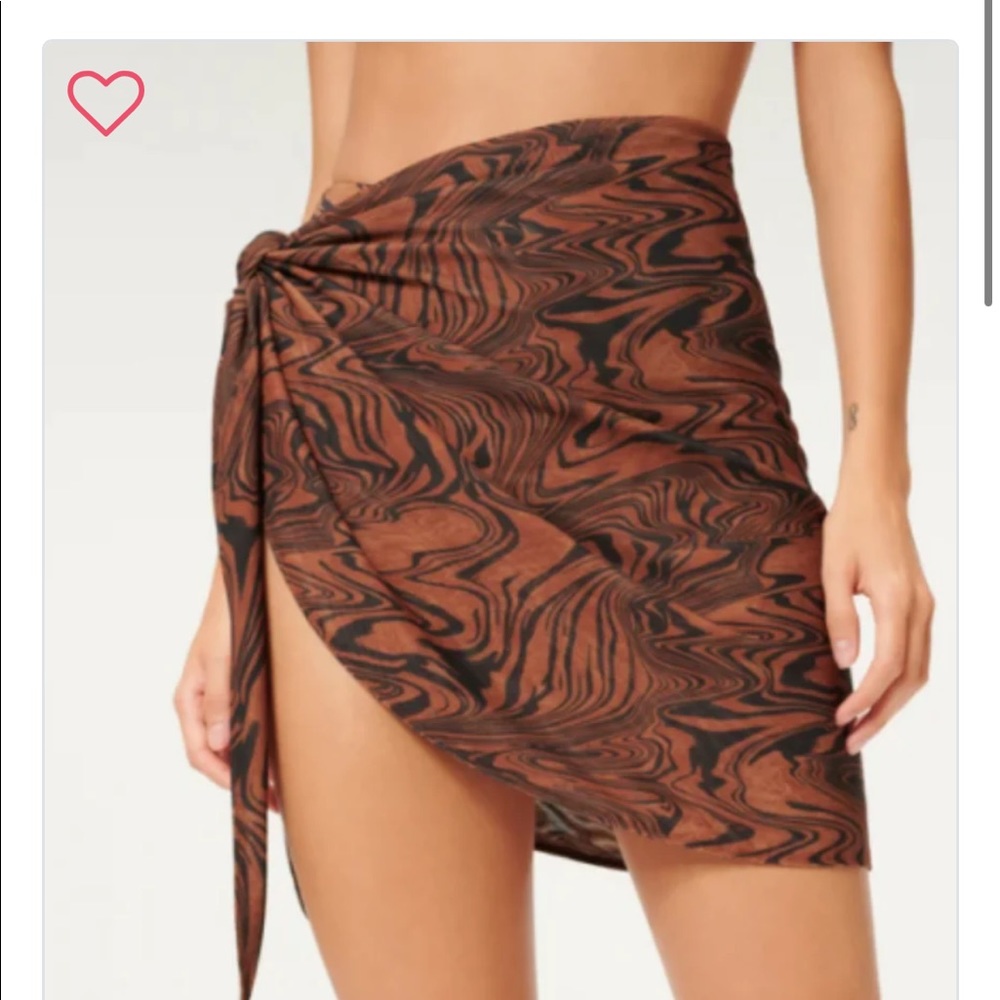 Good American brown swirl sarong